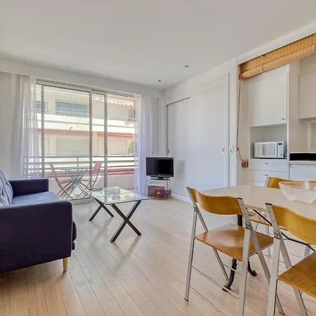 Nice Bright Apt Near The Croisette